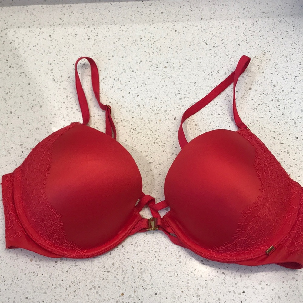 Victoria’s Secret Very Sexy push-up bra 36B